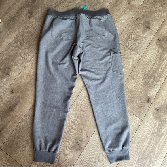 NWOT FIGS Womens Gray Zamora High Waisted Jogger Scrub Pants size L - Picture 8 of 13